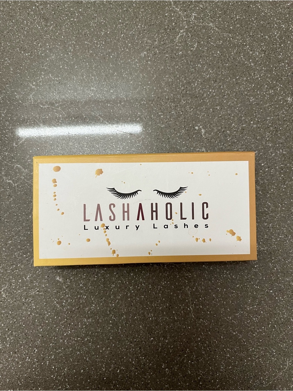 Lashaholic Luxury Lashes - Gold/White Eyelash Box